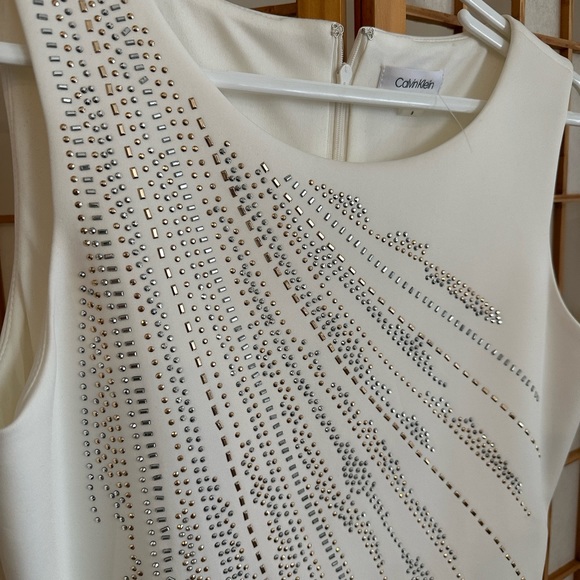 New Beautiful Calvin Klein dress with stunning metallic embellishment size 8 - Picture 4 of 10
